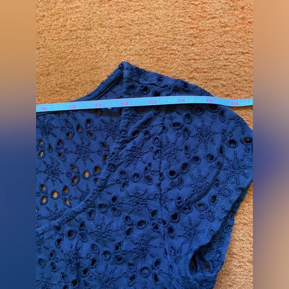 American Eagle Eyelet Twist Crop Shirt - Picture 7 of 8